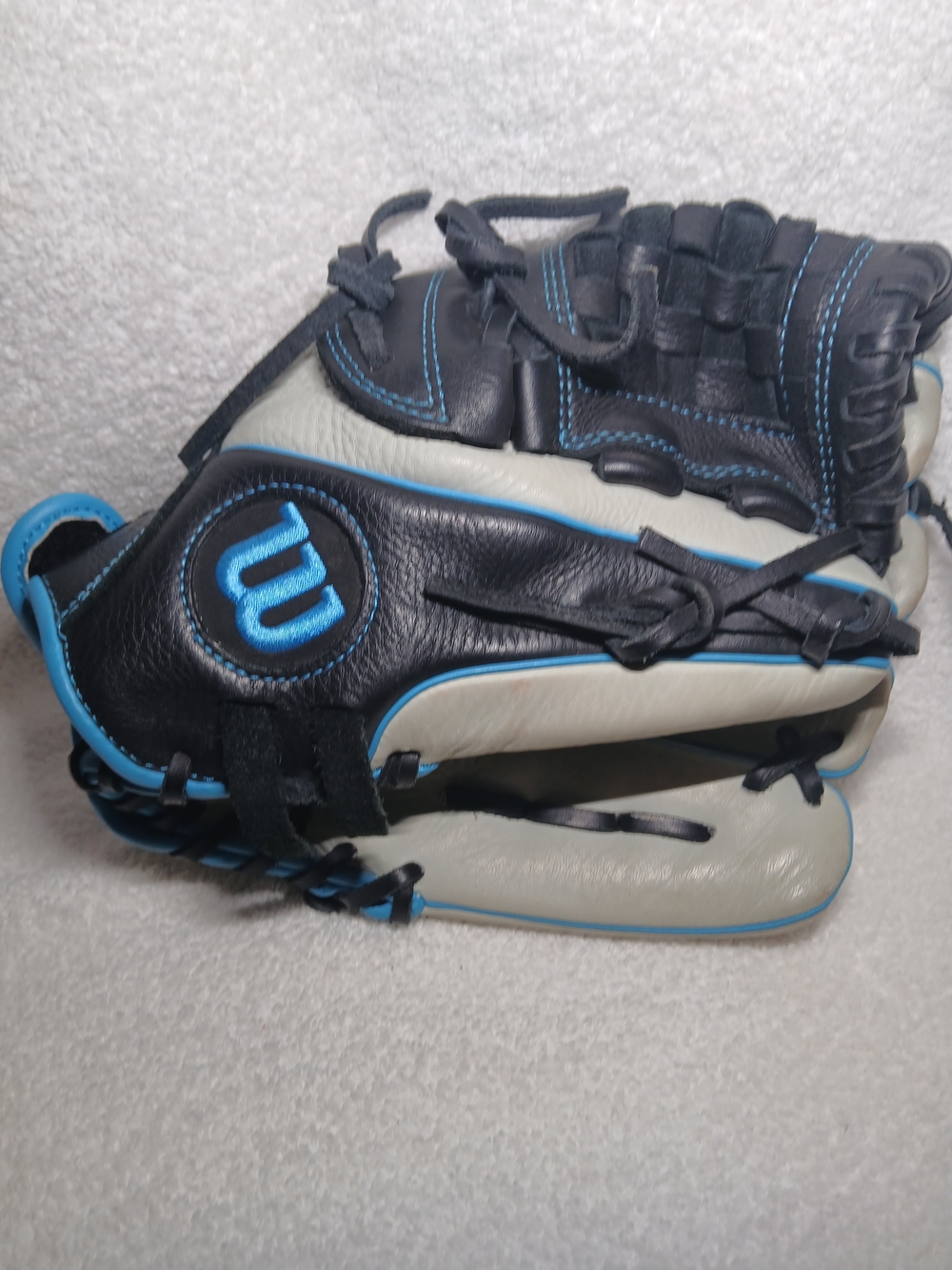 Wilson Aura A800 Series 12 inch Fastpitch Glove in Black, Gray & Blue